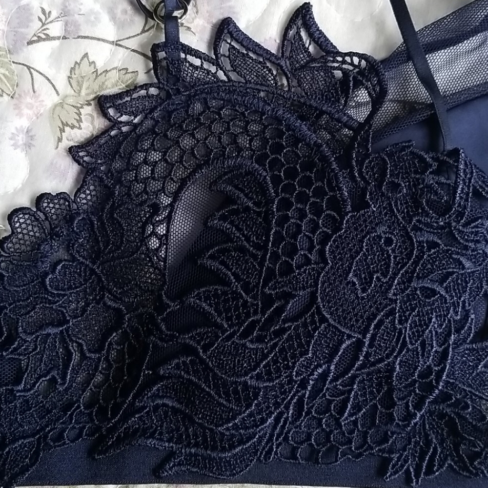 VS Luxe Lingerie Blue Dragon Lace Plunge Bra XS - Picture 10 of 11